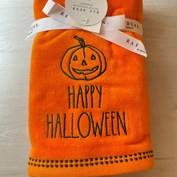 Rae Dunn Other - Rae Dunn HAPPY Halloween hand towel set pumpkin